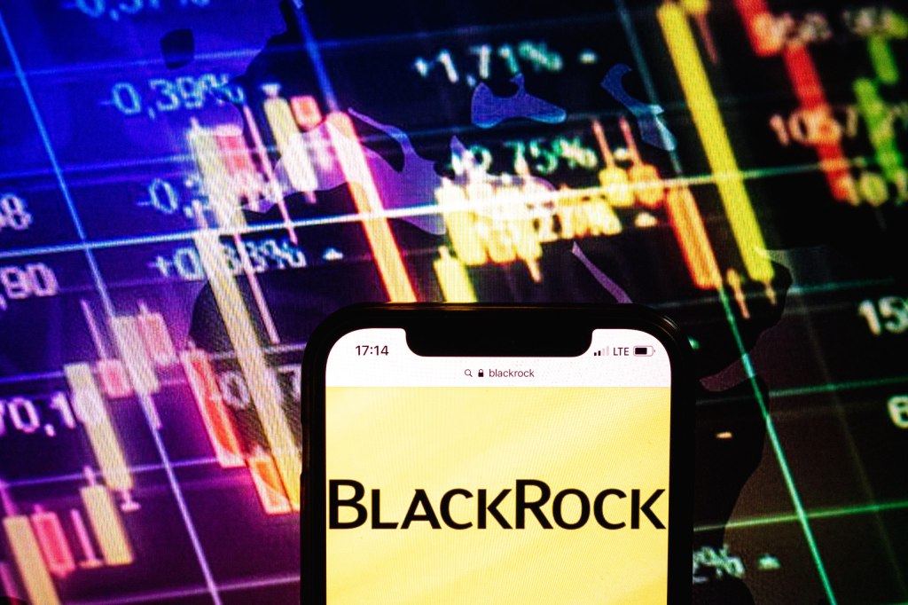 BlackRock CEO: Investors Could See Bitcoin as a Safer Bet Than the US Dollar